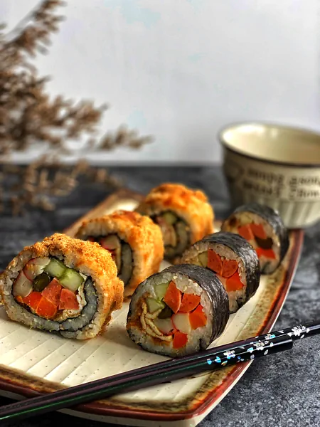 Foto masakan selesai dari Sushi DIY, Gulung Sushi Lezat Sendiri | Tidak Perlu Pergi ke Restoran Sushi Lagi
