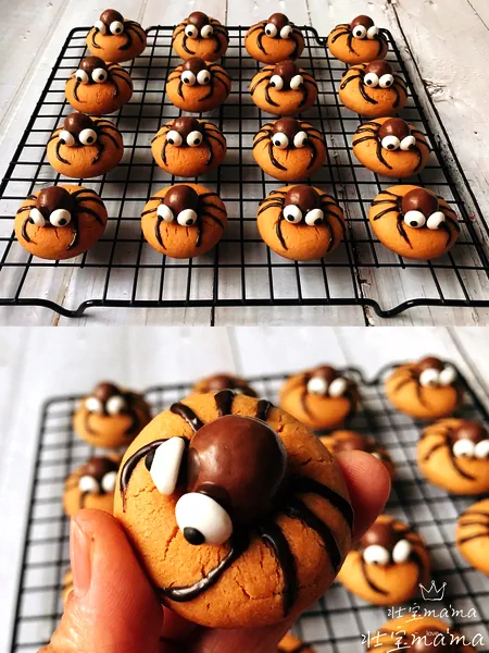 Photo du plat fini de Cookies Araignée d'Halloween