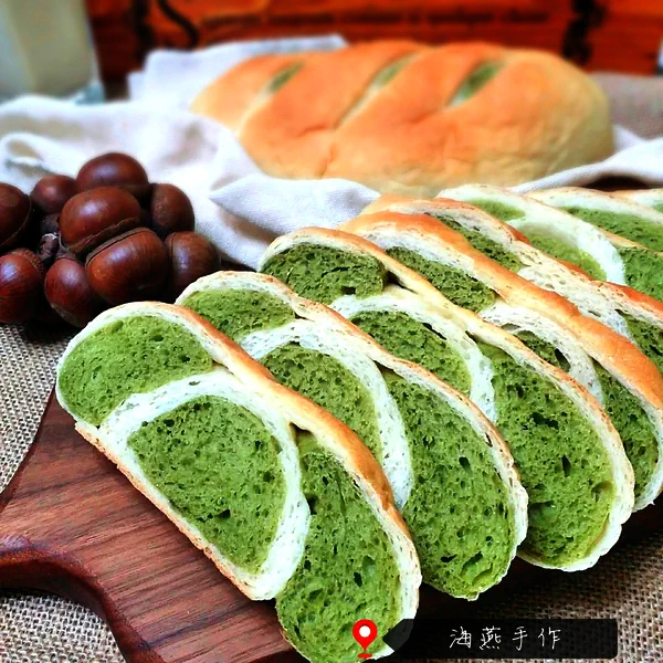 Finished dish photo of Matcha Two-Tone Soy Pulp Bread
