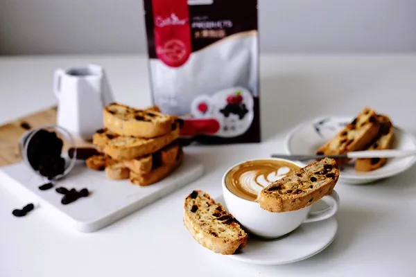 Foto del plato terminado de Biscotti con pasas y nueces – Pasas de California