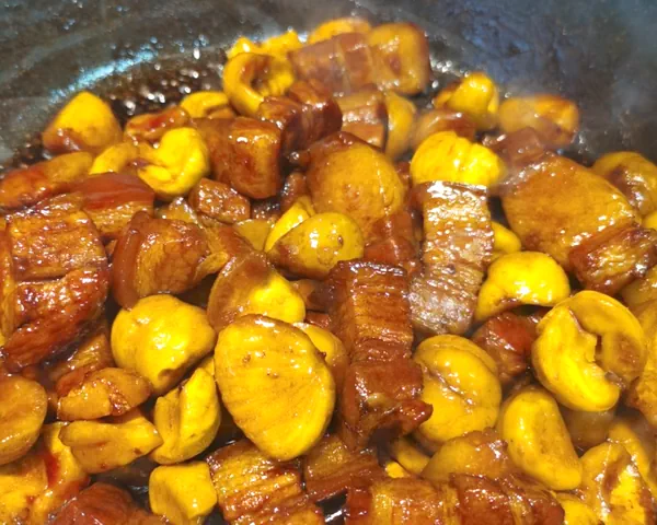 Foto del plato terminado de Herbstliebe: Carne de cerdo estofada con castañas
