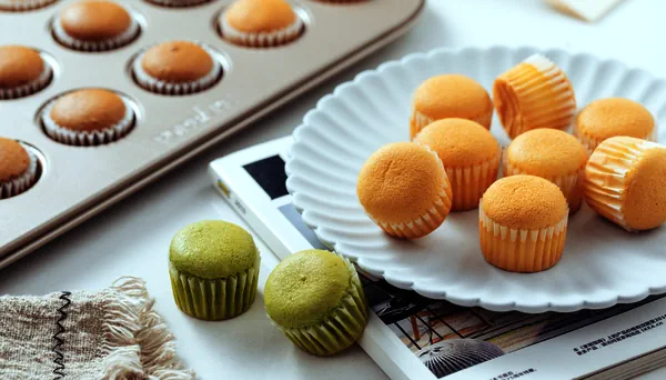 Fertiggestelltes Gericht von 《Tinrry+》Cupcakes Mini Chiffon mit Vanille/Matcha/Schokolade, Weiche Textur Ohne Abgebrühte Masse~