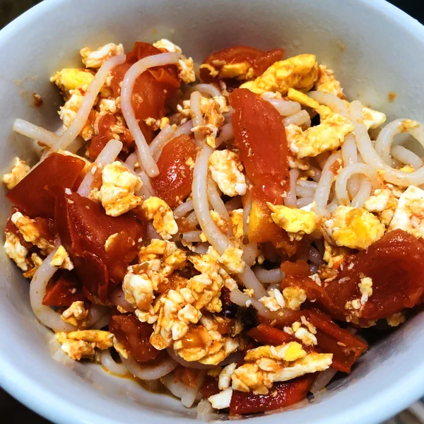 Foto masakan selesai dari Mie Shirataki Tumis Tomat dan Telur Kalori Super Rendah