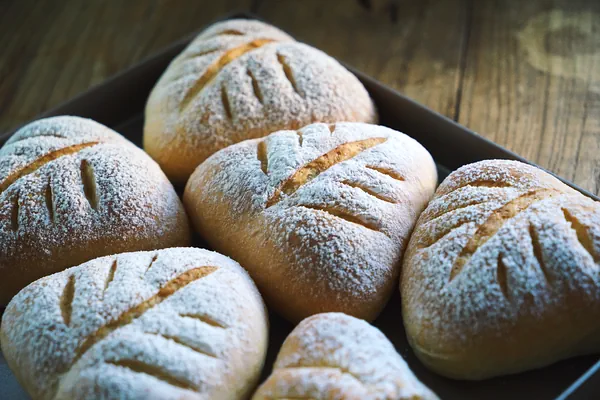 Fertiggestelltes Gericht von Europäisches weiches Milchbrot mit Cranberries～