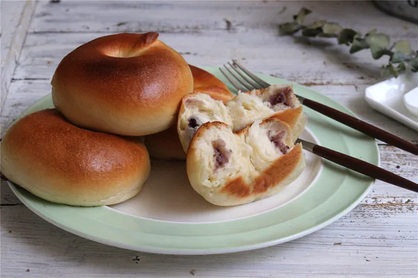 Photo du plat fini de Bagels à la myrtille et au fromage frais
