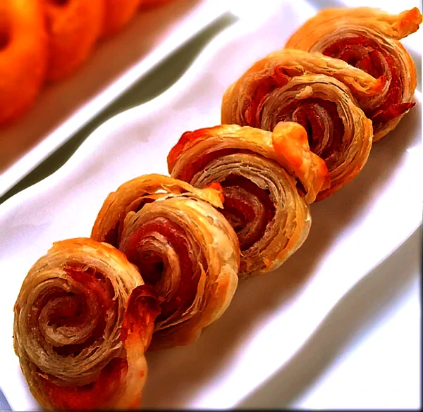Foto del plato terminado de Rollito de hojaldre con tocino