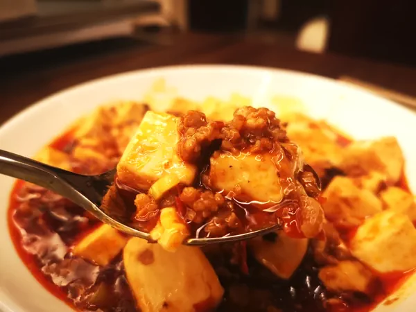 Foto del plato terminado de Mapo Tofu Pasta de frijol picante de Pixian Pimienta de Sichuan Plato rápido