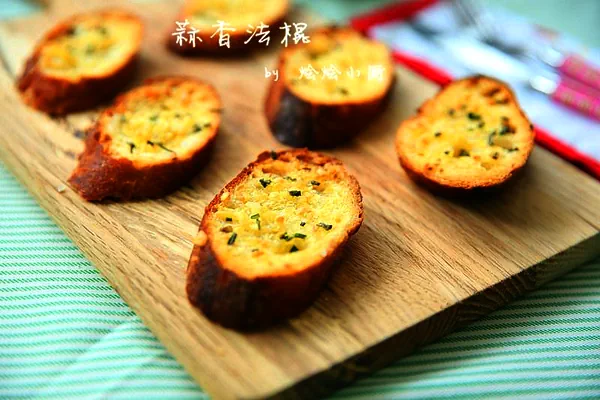 Foto del plato terminado de Baguette de Ajo