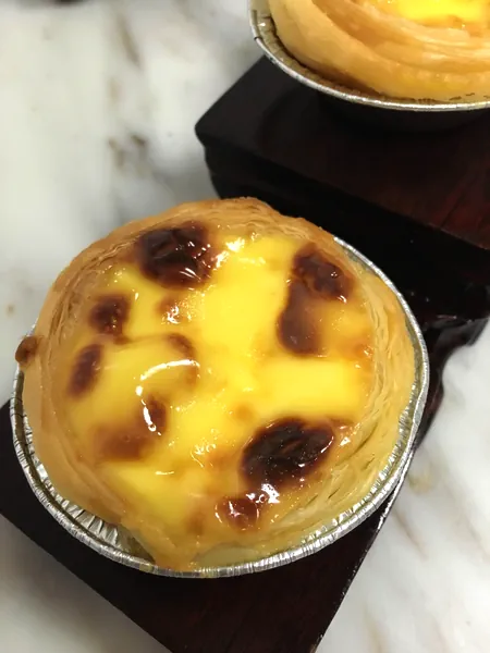 포르투갈식 에그 타르트의 완성된 요리 사진