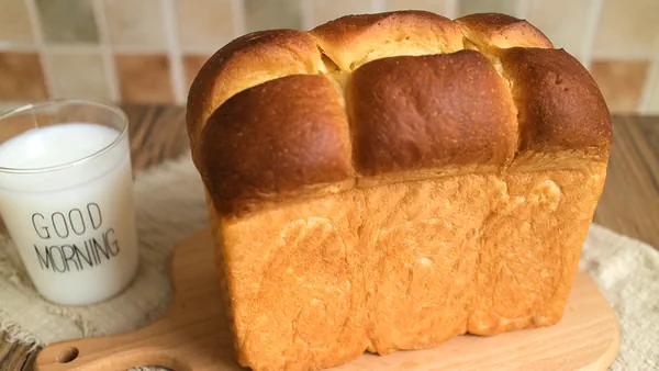 超级浓郁柔软的布里欧修吐司的成品展示图