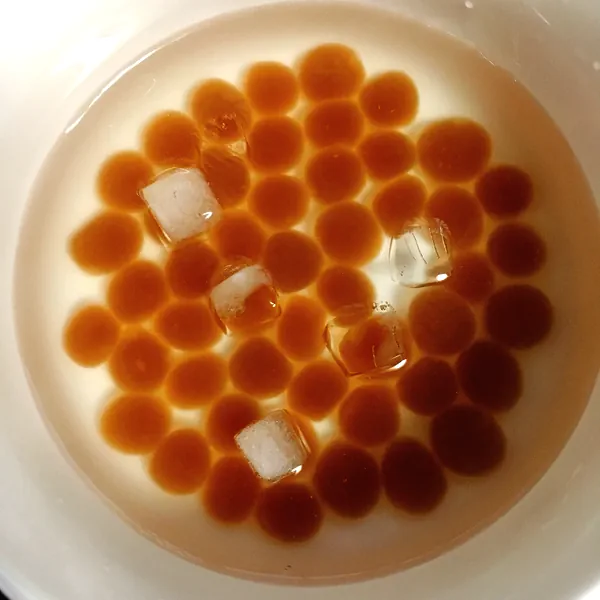 Foto masakan selesai dari Mutiara Tapioka Buatan Sendiri dan Gula Merah (Cara Mengatasi Jika Tepung Tapioka Tidak Menggumpal)