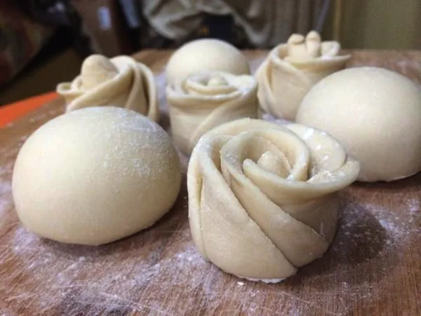 Foto del plato terminado de Panecillos al vapor con harina leudante