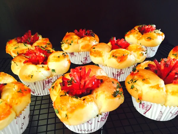 Finished dish photo of Flower Sausage Mini Bread