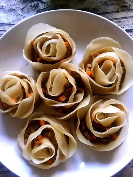 Foto del plato terminado de Raviolis de rosa al vapor