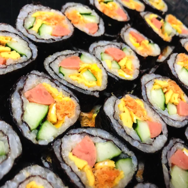 Foto do prato finalizado de 🔥Rápido e fácil de fazer | Sushi rústico—Sem arroz de sushi, sem vinagre de sushi, sem esteira de bambu