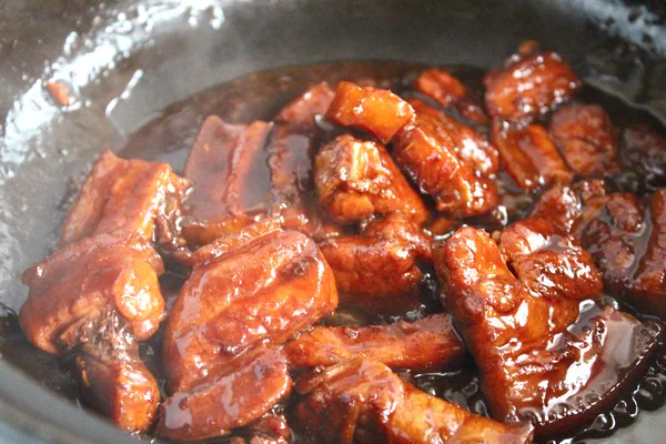 Foto del plato terminado de Panceta de cerdo estofada