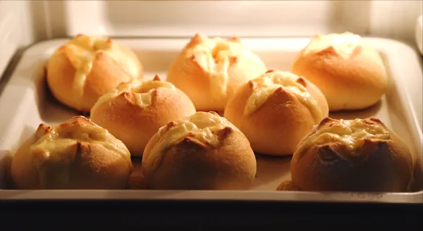 Photo du plat fini de Petits pains au fromage et au bacon [Recette pour four Buydeem]