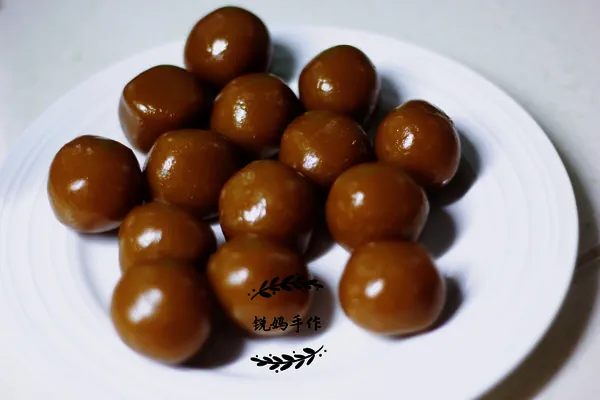 寧波名物 — 灰水団子の完成品の写真