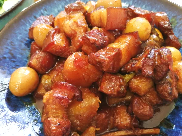 Foto del plato terminado de Carne estofada roja