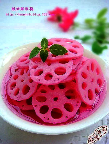 Photo du plat fini de Racine de Lotus Rose Aigre-douce