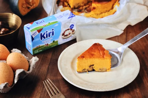 Fertiggestelltes Gericht von Basischer Kürbis- und Maronen-Käsekuchen