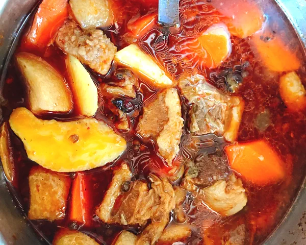 Foto del plato terminado de ¿Cerdo estofado versión perezosa? (Sofrito de olla caliente para todo)
